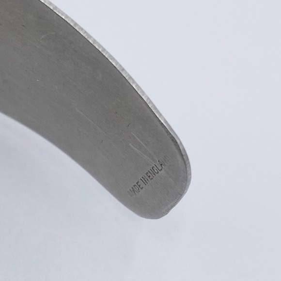 Silver Tone Modernist Cuff Bracelet Signed MADE IN ENGLAND - Picture 7 of 10